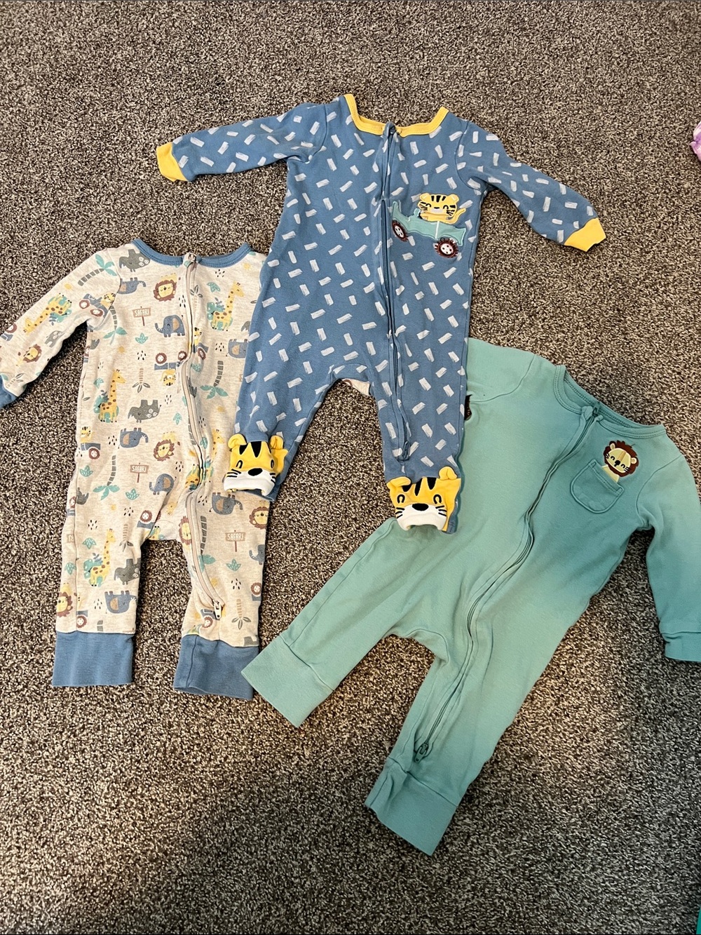 EUC super soft unisex size 12M one-piece sleeper set in Safari animal prints!